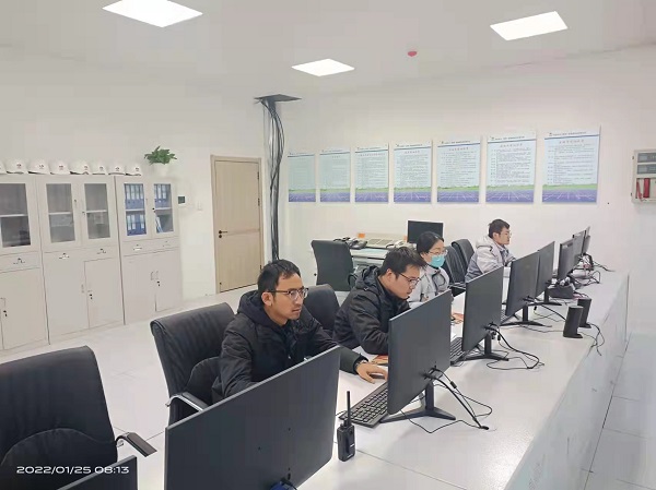 集控室监盘（原图）.jpg
