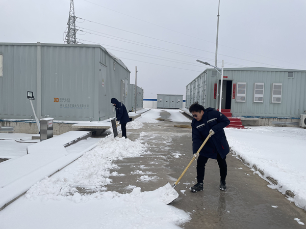 扫雪.jpg