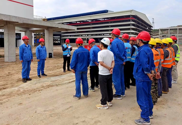 12、2023.06.17，新元公司建设施工现场，举行安全月户外施工现场，防中暑反事故应急演练_副本.jpg