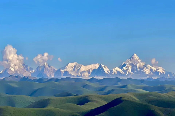 日照金山.jpg