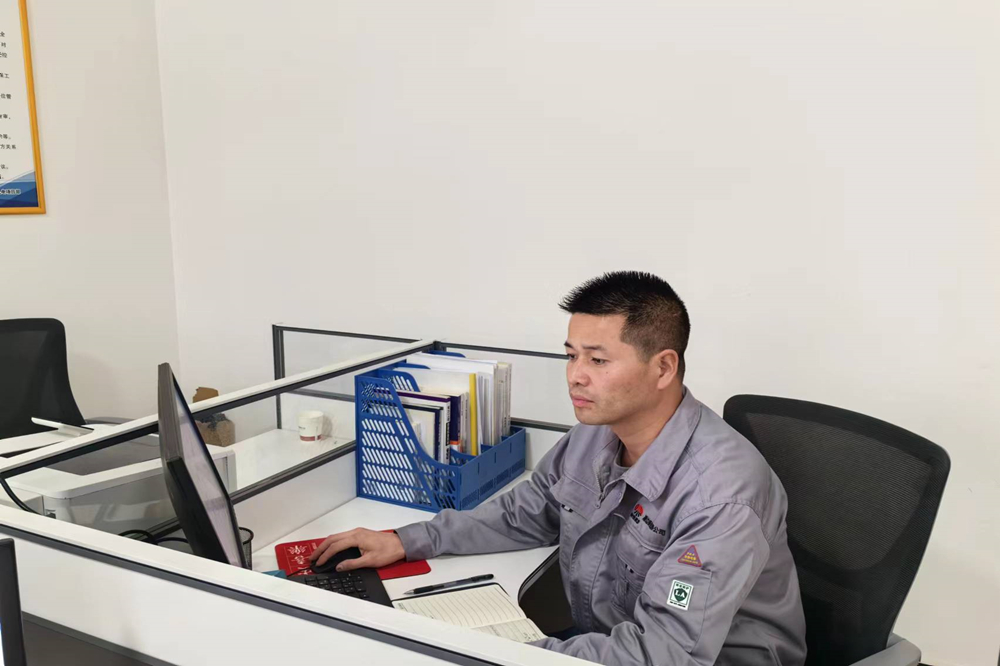 bb8908c73de17cded3abdfc86efd395.jpg