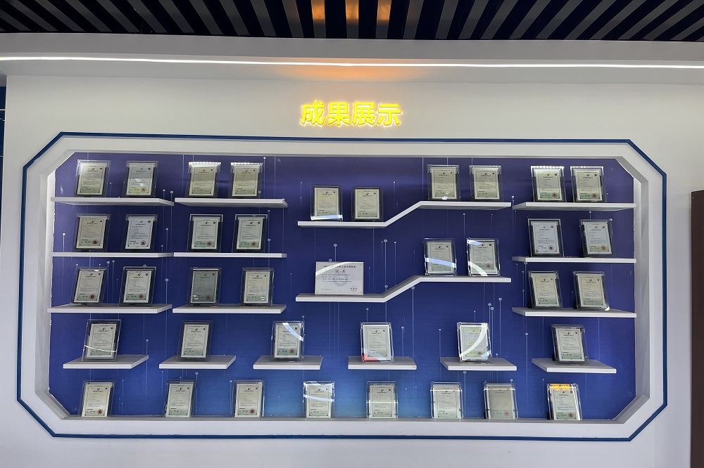 成果展示正面近.jpg