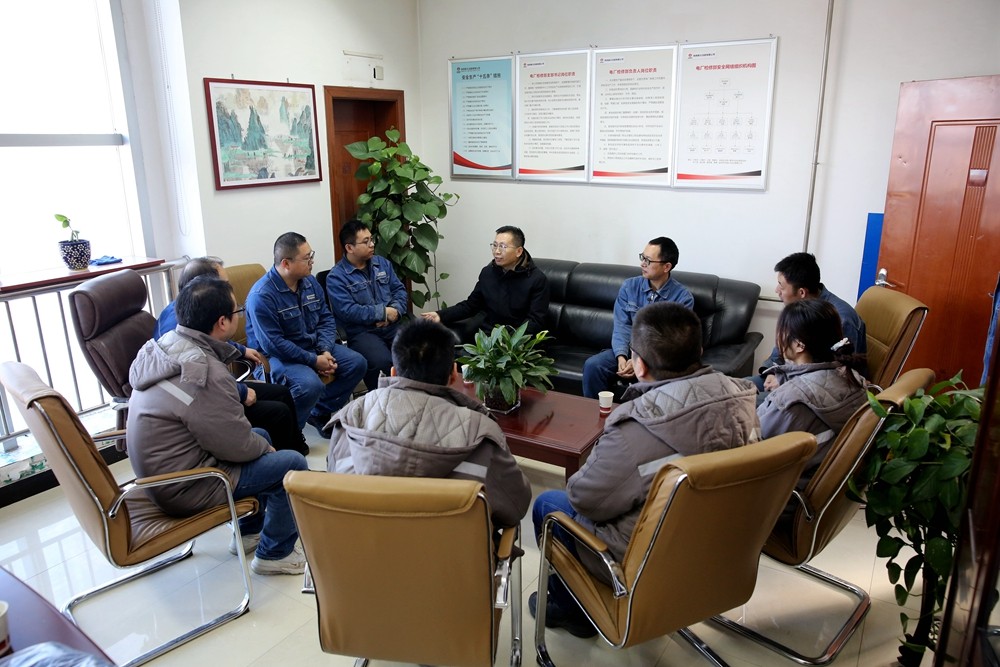 王书记现场座谈会.jpg