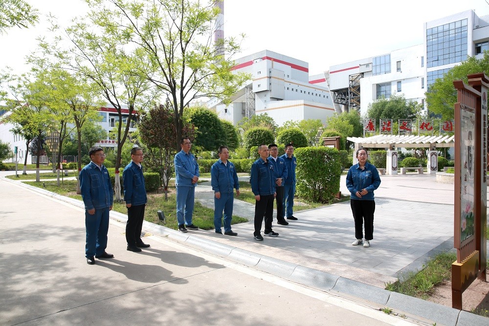 领导班子成员.JPG