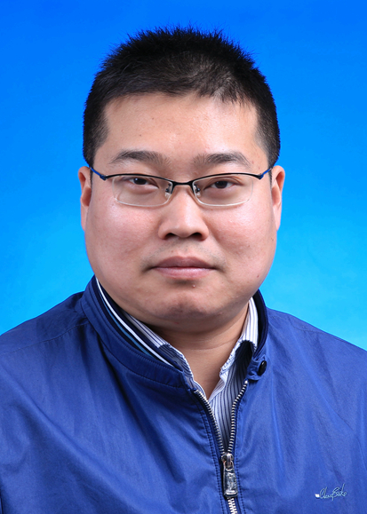6.陕煤集团+府谷能源+陈龙+2寸照片.jpg