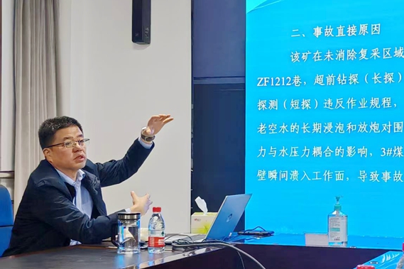 221753175566940705.jpeg 6-工作-刘党党_副本.jpg