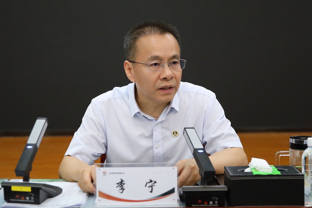 李宁1.jpg